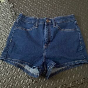 Wild Fable 10R shorts fit more like 6